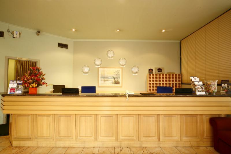 Quality Hotel Manor Mitcham Interior photo